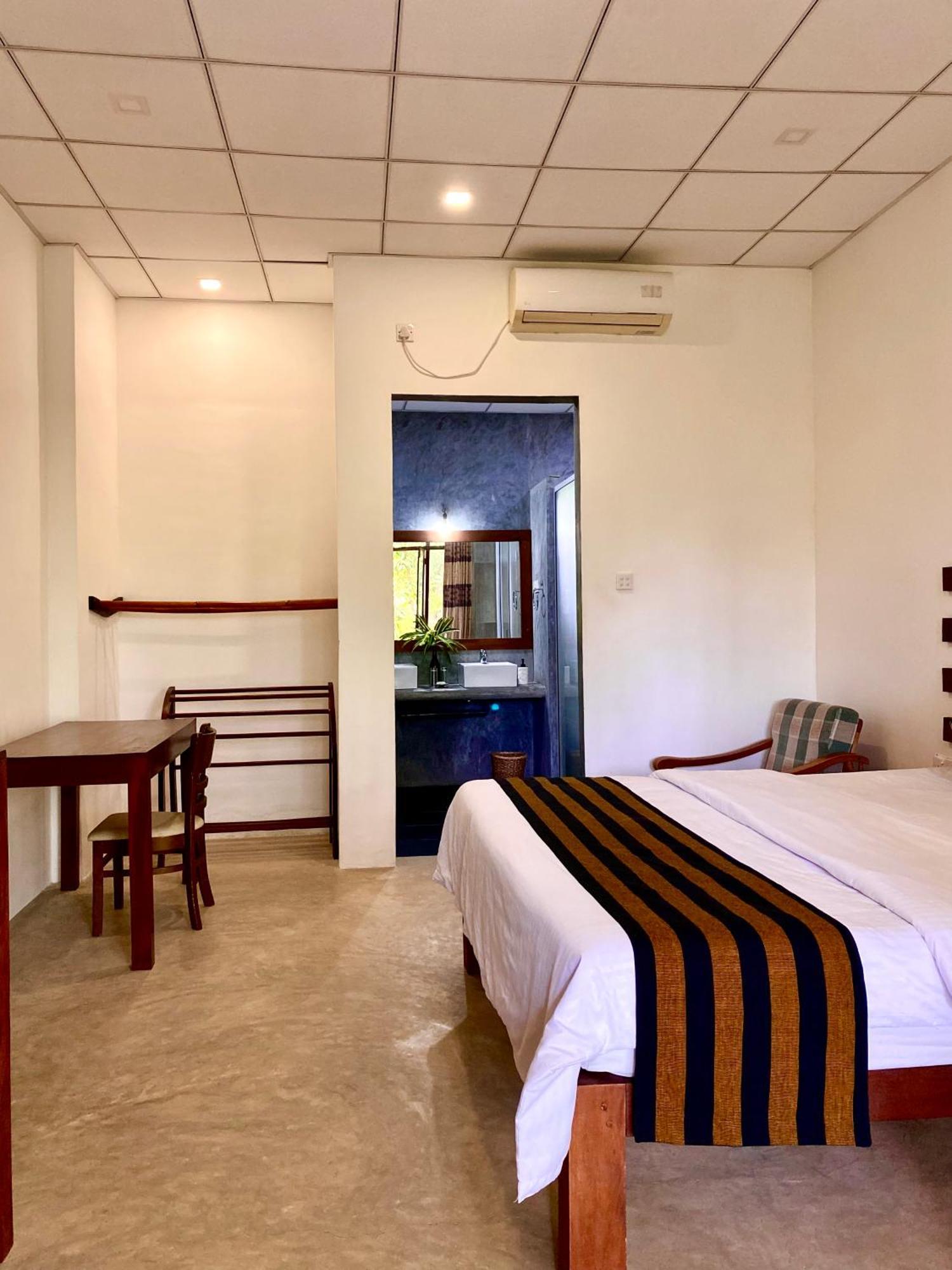The Dale Mirissa Hotel Buitenkant foto