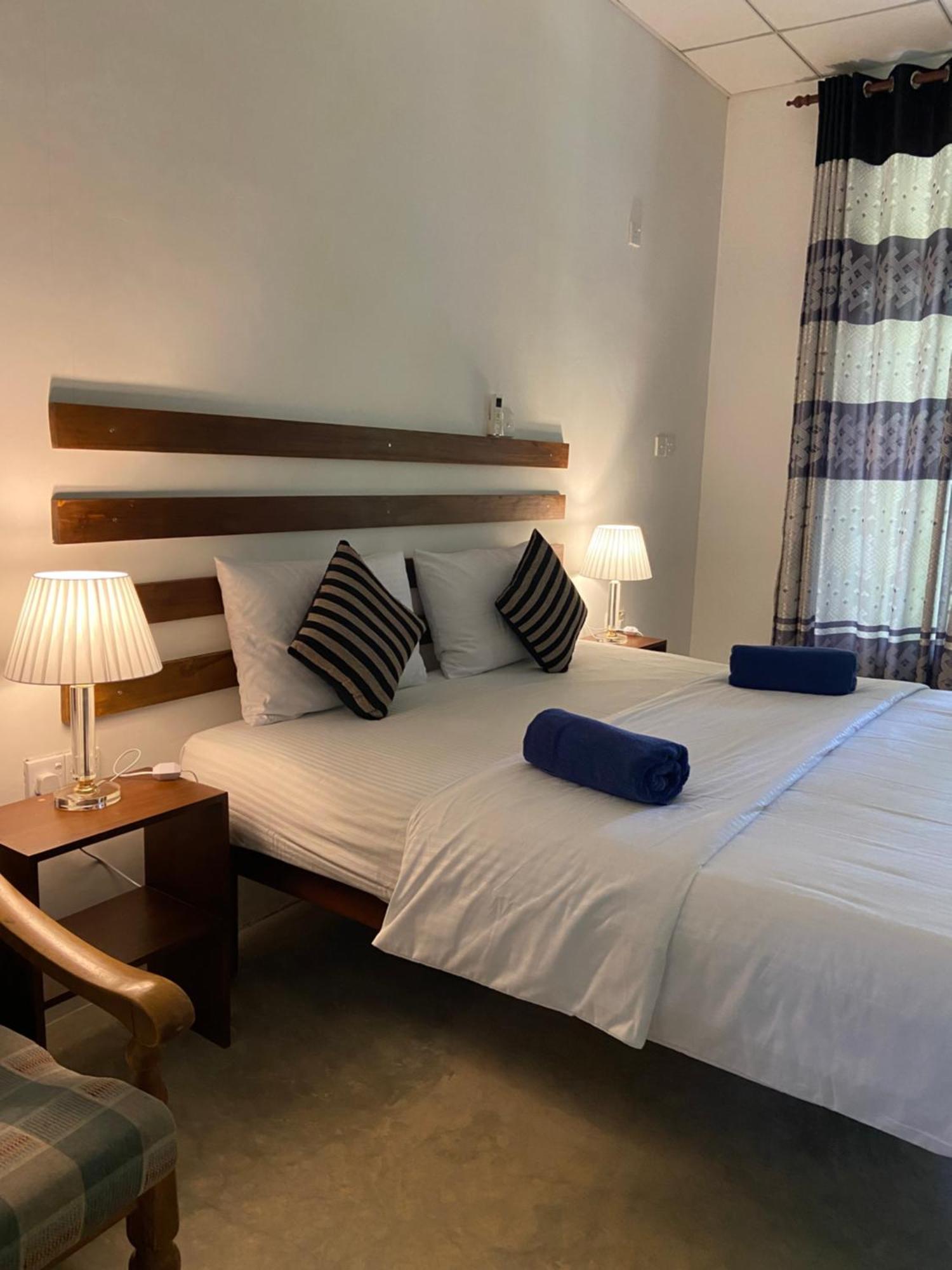 The Dale Mirissa Hotel Buitenkant foto